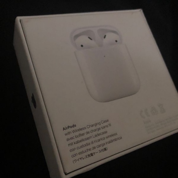 Air pods - Picture 3 of 7